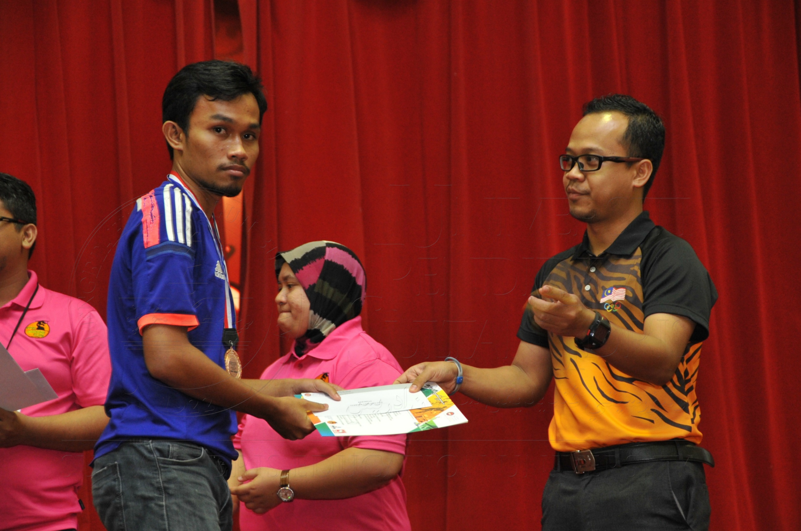 PRO15 158 CATUR HAS 9544